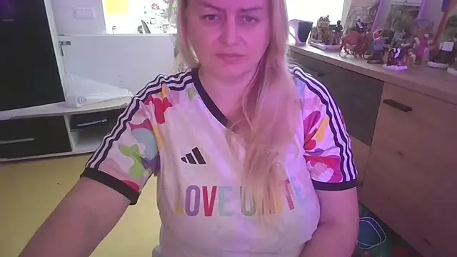 Meliss Official9 online show from December 2025 09:40:01 AM