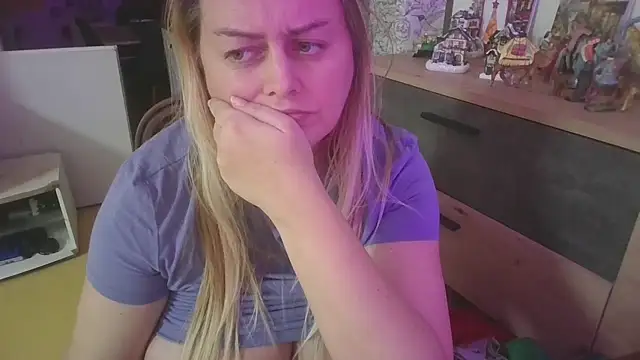 Meliss Official9 online show from December 2025 11:09:01 PM