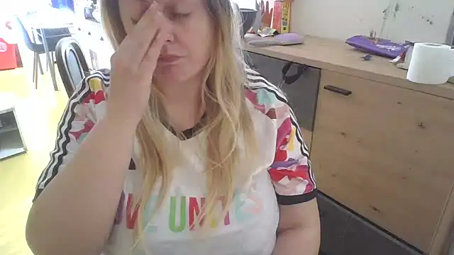 Meliss Official9 online show from April 2026 09:56:02 AM