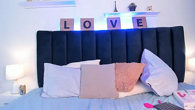 Valeria07  online show from February 2025 12:40:02 AM