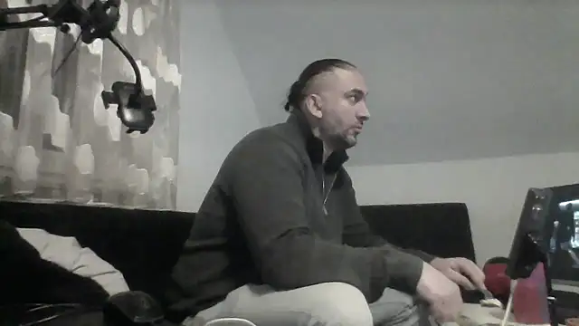 Snapshot of NewyorkDimi chatting on November 2025 05:40:01 AM NewyorkDimi online show from November 2025 05:40:01 AM
