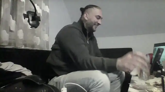 Snapshot of NewyorkDimi chatting on December 2025 01:02:02 AM NewyorkDimi online show from December 2025 01:02:02 AM