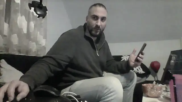 Snapshot of NewyorkDimi chatting on December 2025 04:50:01 AM NewyorkDimi online show from December 2025 04:50:01 AM