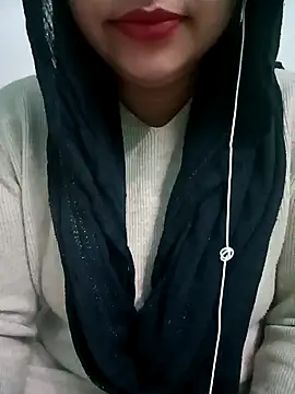 Snapshot of Alia-07 chatting on December 2024 04:32:02 AM Alia-07 online show from December 2024 04:32:02 AM