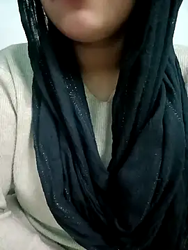 Snapshot of Alia-07 chatting on December 2024 07:39:02 AM Alia-07 online show from December 2024 07:39:02 AM