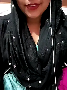 Snapshot of Alia-07 chatting on December 2024 10:02:02 PM Alia-07 online show from December 2024 10:02:02 PM