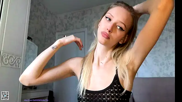 Evvie Summn1 online show from October 2025 09:19:02 AM