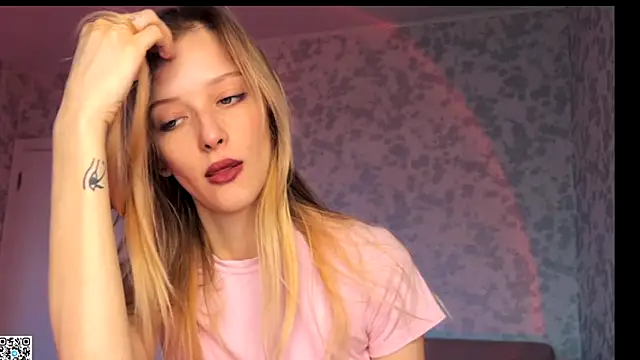 Evvie Summn1 online show from November 2025 06:46:01 AM