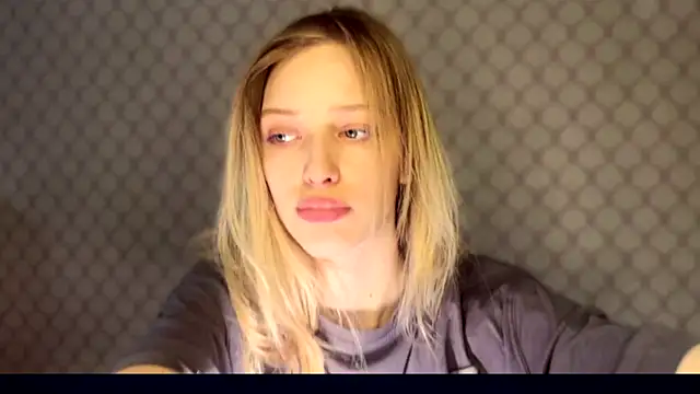 Evvie Summn1 online show from December 2025 09:49:01 AM