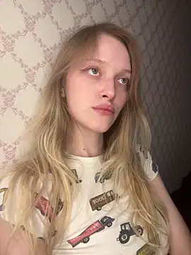 Evvie Summn1 online show from April 2026 02:38:01 PM