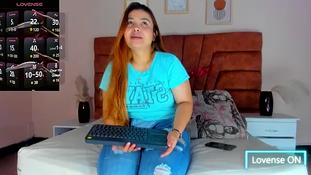 Snapshot of MAHIASMITH13 chatting on February 2025 01:05:02 PM MAHIASMITH13 online show from February 2025 01:05:02 PM