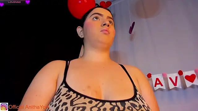 AnithaaYork online show from February 2026 12:20:01 PM