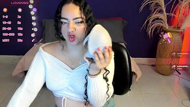 Ambeer Cute online show from February 2025 11:41:02 AM