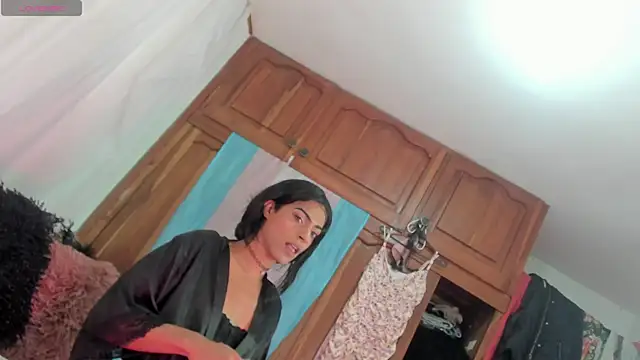 Snapshot of Itsme_Daniela chatting on October 2025 03:22:01 PM Itsme Daniela online show from October 2025 03:22:01 PM