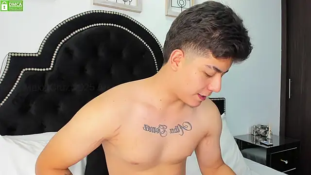 MaxxiCruz online show from February 2025 07:57:02 PM