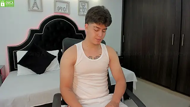 MaxxiCruz online show from February 2025 05:47:01 PM