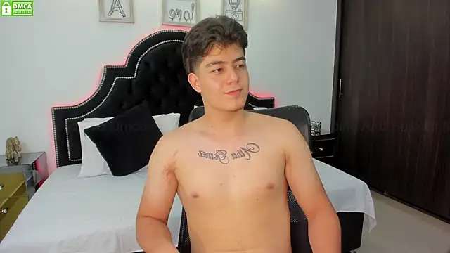 MaxxiCruz online show from March 2025 07:47:02 AM