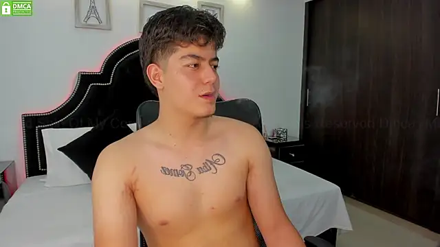 MaxxiCruz online show from March 2025 05:00:02 AM