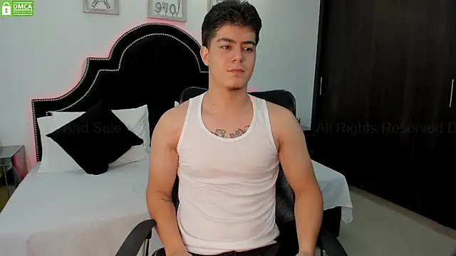 MaxxiCruz online show from March 2025 01:43:02 AM