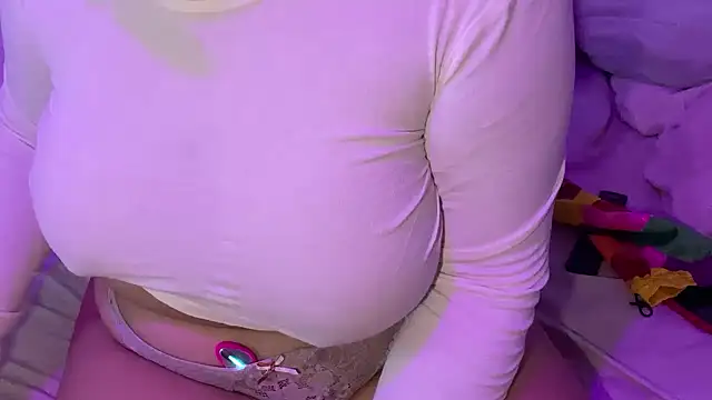 Snapshot of hannahcdmx chatting on October 2025 02:31:01 AM hannahcdmx online show from October 2025 02:31:01 AM