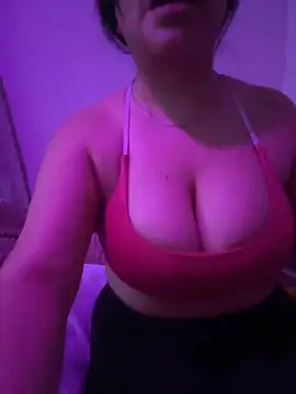 Snapshot of hannahcdmx chatting on June 2026 12:33:02 AM hannahcdmx online show from June 2026 12:33:02 AM