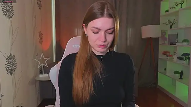 Lovella Lips online show from March 2026 11:22:02 AM