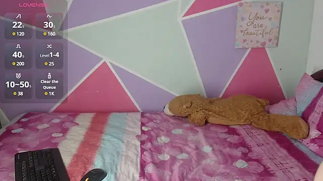 Snapshot of Mily_Miley chatting on January 2025 05:19:01 PM Mily Miley online show from January 2025 05:19:01 PM