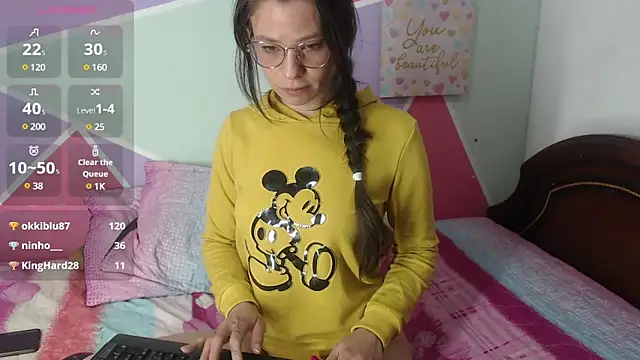 Snapshot of Mily_Miley chatting on January 2025 11:17:02 PM Mily Miley online show from January 2025 11:17:02 PM