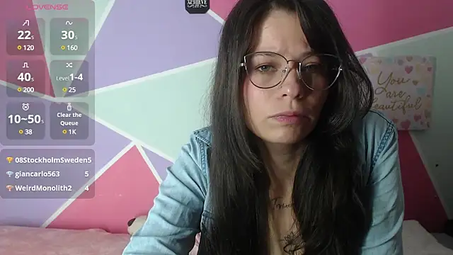 Snapshot of Mily_Miley chatting on February 2025 01:41:01 PM Mily Miley online show from February 2025 01:41:01 PM