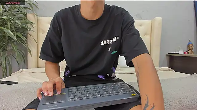 kieran derek online show from October 2025 03:17:01 AM