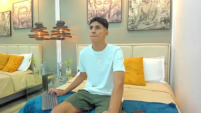 kieran derek online show from November 2025 03:18:02 AM