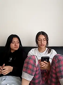 Snapshot of Gabby_and_Alice chatting on February 2025 06:31:01 PM Gabby and Alice online show from February 2025 06:31:01 PM