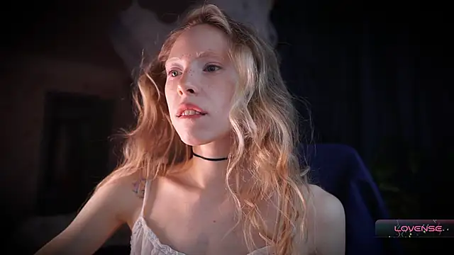  Phantom thread  online show from December 2025 10:24:01 AM