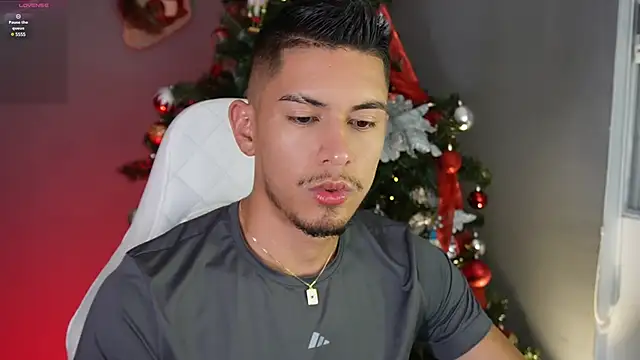 Aaronfox x online show from December 2024 11:32:01 PM