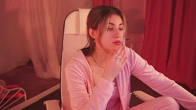 EllieCutes online show from February 2025 09:00:02 AM