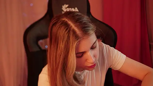 EllieCutes online show from March 2025 09:02:02 AM