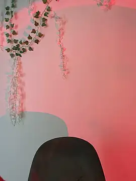 Snapshot of madelinexx chatting on November 2025 11:00:02 AM madelinexx online show from November 2025 11:00:02 AM