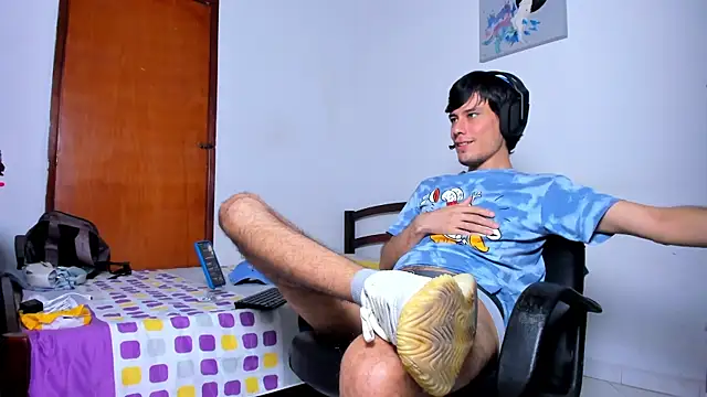 Huge latin cock online show from December 2024 01:51:02 AM