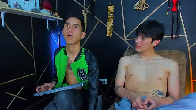 Snapshot of MillersKink chatting on February 2025 01:22:01 AM MillersKink online show from February 2025 01:22:01 AM