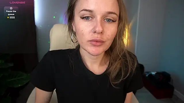 Snapshot of MaribelRiverr_ chatting on December 2024 09:46:01 AM MaribelRiverr online show from December 2024 09:46:01 AM
