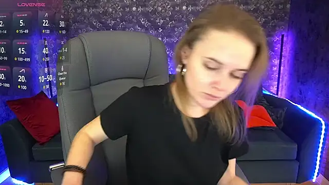 Snapshot of MaribelRiverr_ chatting on December 2024 10:02:01 AM MaribelRiverr online show from December 2024 10:02:01 AM