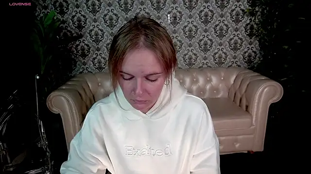 Snapshot of MaribelRiverr_ chatting on September 2025 05:40:01 AM MaribelRiverr online show from September 2025 05:40:01 AM