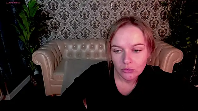 Snapshot of MaribelRiverr_ chatting on September 2025 05:20:02 AM MaribelRiverr online show from September 2025 05:20:02 AM