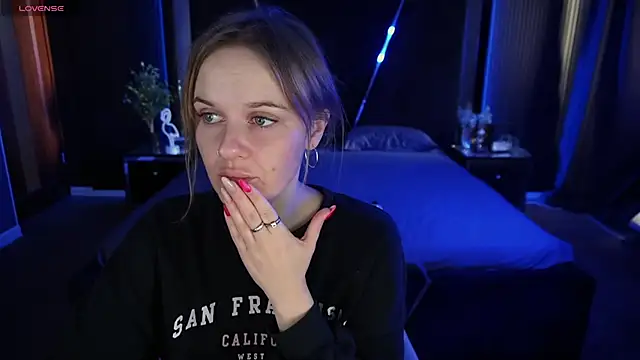 MaribelRiverr  online show from September 2025 05:44:01 AM