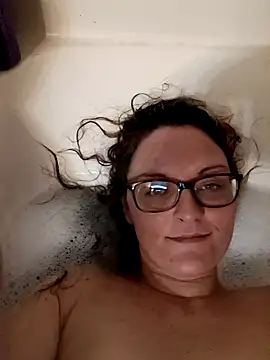 Snapshot of Harley428 chatting on February 2025 03:51:02 PM Harley428 online show from February 2025 03:51:02 PM