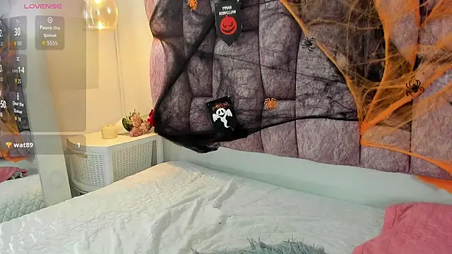 britanny-collyns online show from October 2025 07:47:02 PM