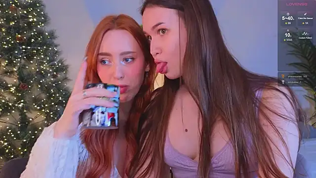 Roxie Mils online show from December 2024 03:33:02 PM