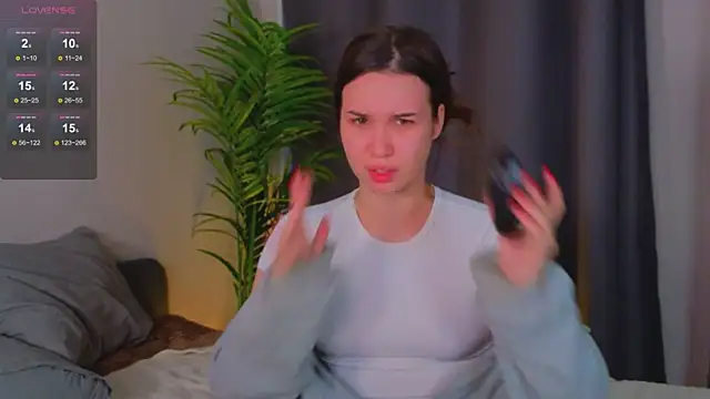 Roxie Mils online show from January 2025 09:02:01 PM