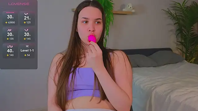 Roxie Mils online show from January 2025 03:37:01 PM