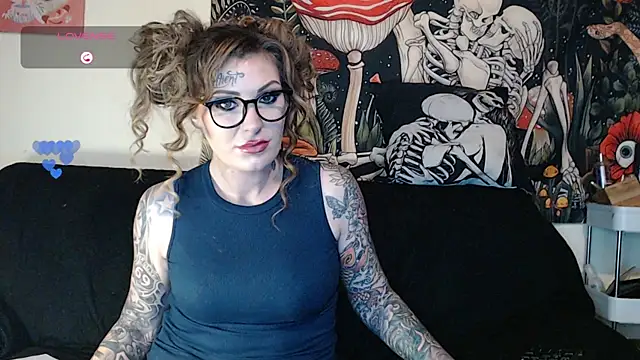 Snapshot of meganluv69 chatting on February 2025 03:40:01 AM meganluv69 online show from February 2025 03:40:01 AM